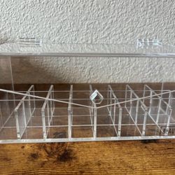 New In Box Clear Lipstick Holder With Lid Envelope Closure