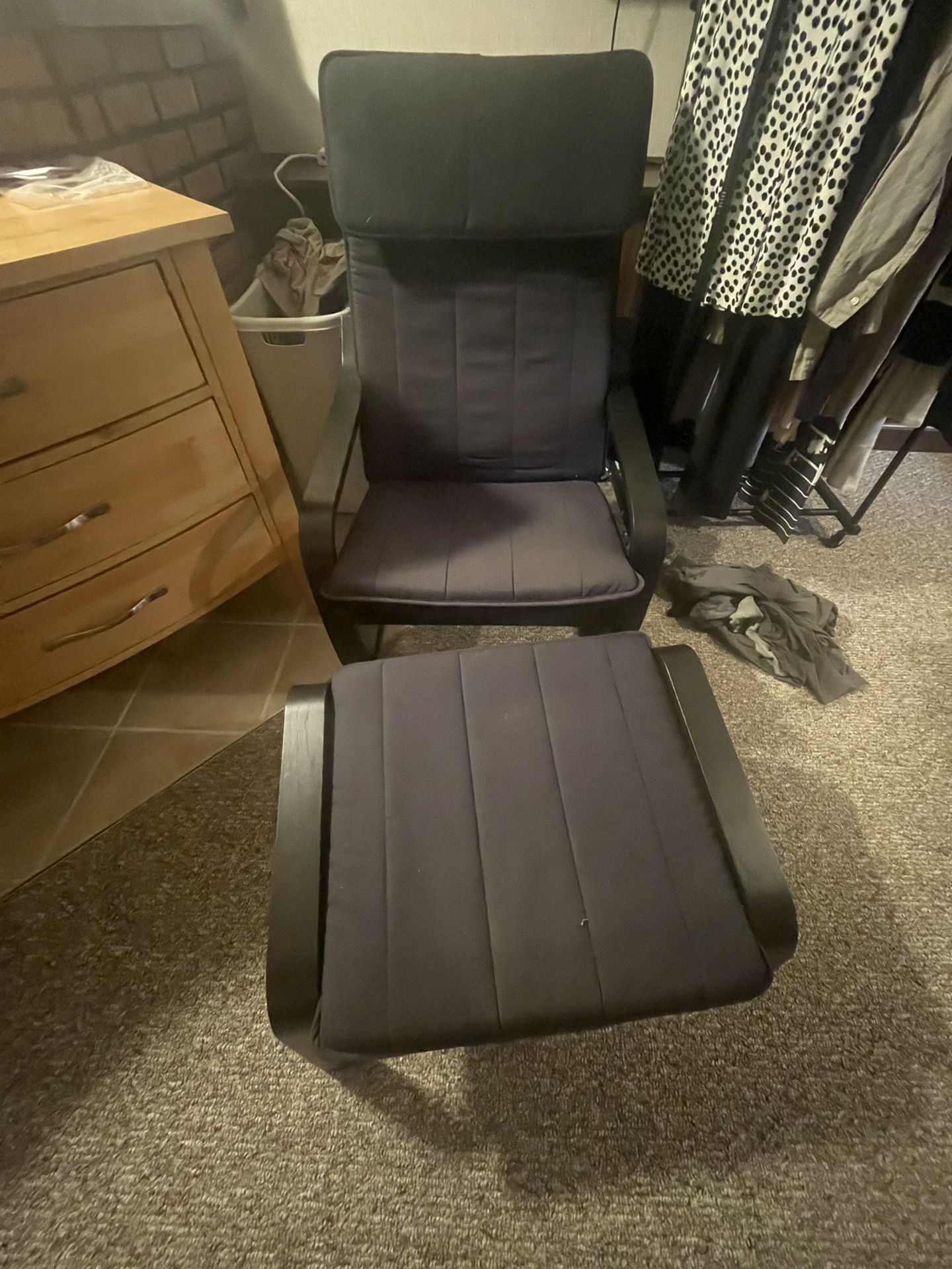 FREE Lounge chair with ottoman