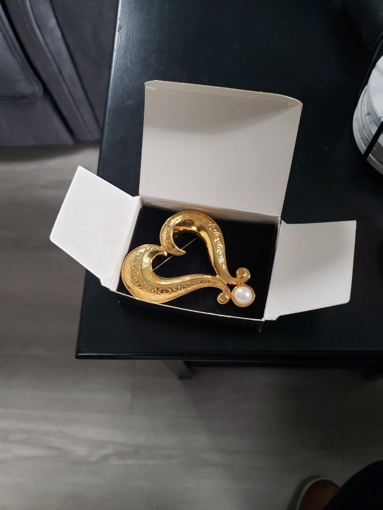Golden Heart And Pearl Broach