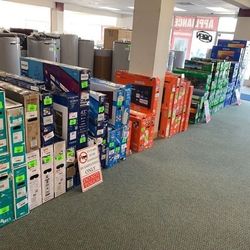 TV SMART AND NON SMART (VIZIO, ONN, ROKU TVS, AND MORE)