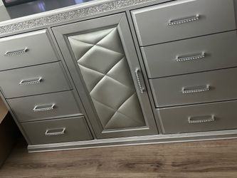 Silver glam dresser and chest of drawers set