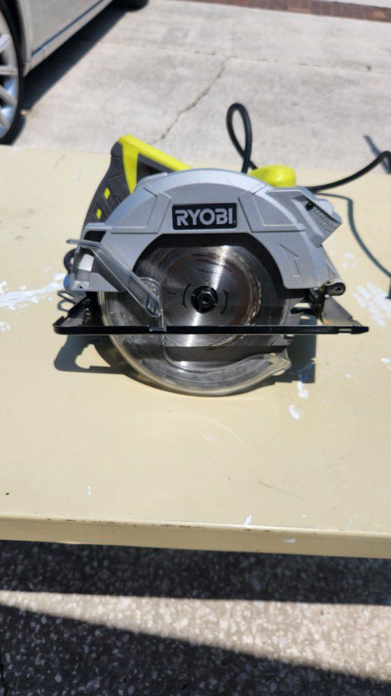 Ryobi 14 Amp 7-1/4 In Circular Saw With Laser 