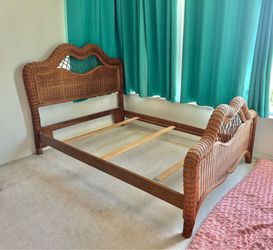 Vintage Bed Wicker Queen