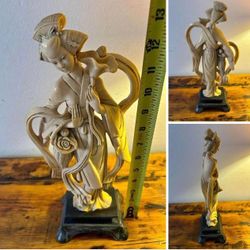 MUÑECA DE CINTA JAPONESA DE RESINA