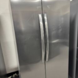 Refrigerator Frigidaire open box