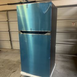 New Frigidaire 30 in. 18.3 cu. ft. Garage Ready Top Freezer Refrigerator in Stainless Steel