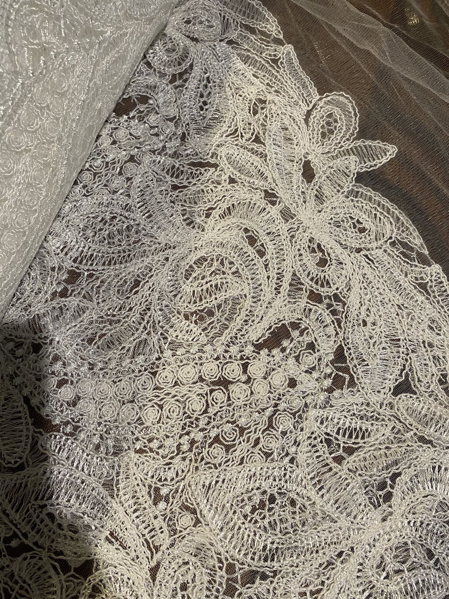 Lace Fabric Approx 6-7 Yards