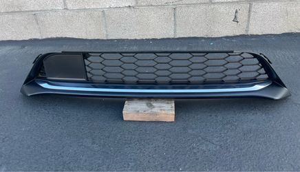 2016-2017 Honda Accord sedan front bumper lower Grille Oem