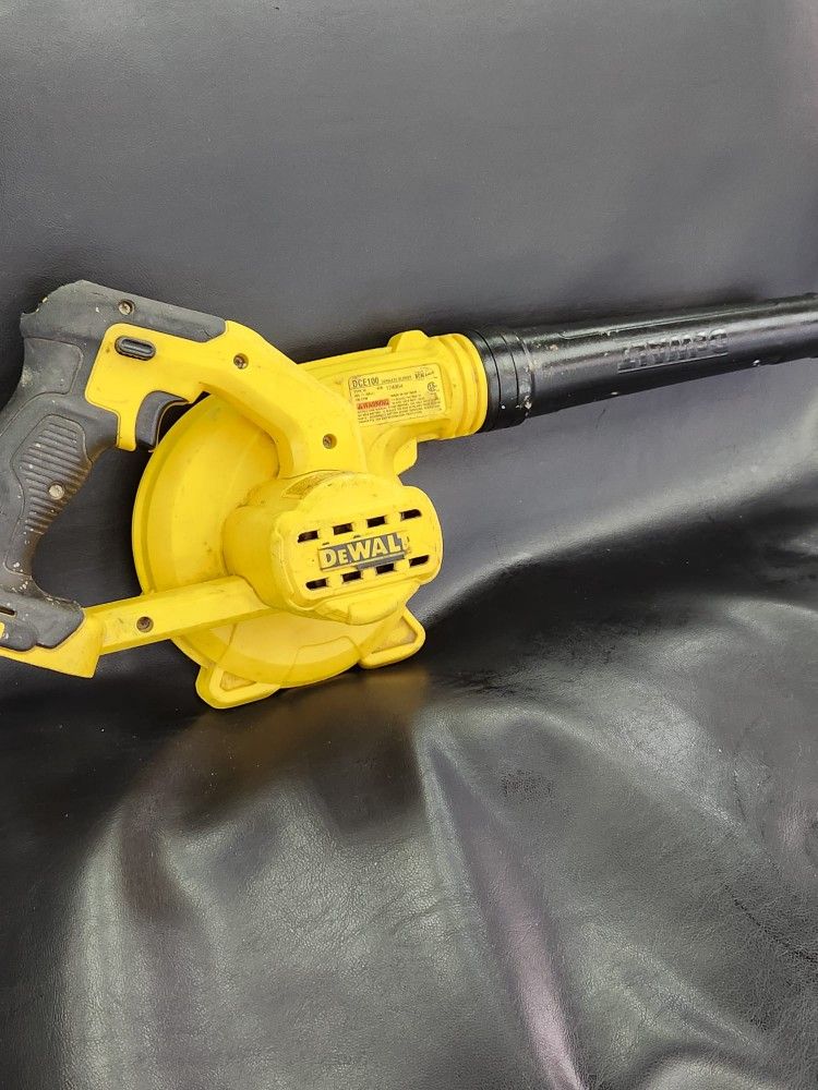 DeWalt DCE100 20V 135MPH 100CFM Cordless Jobsite Blower (Tool Only)