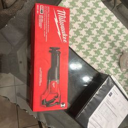 Milwaukee 18 V Saw Saw Batteries Not Included