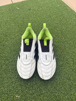 Kids adidas goletto soccer cleats size 1.5