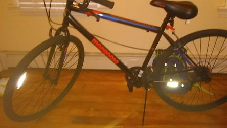 Mongoose Hotshot bike 700c