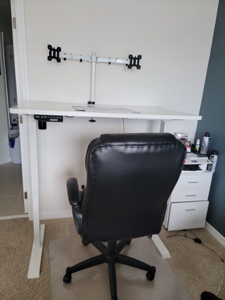 Standing Desk With Dual Monitor Holder And Floor Mat