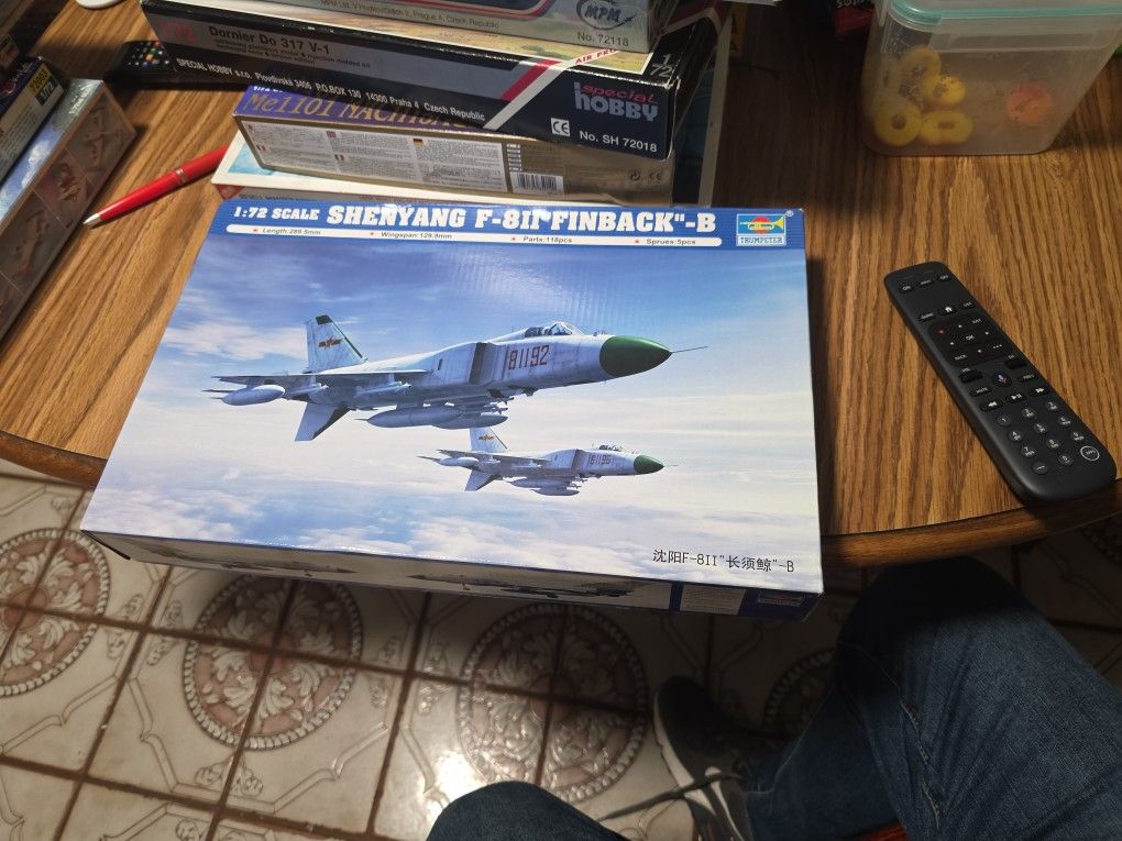 1/72 China Shenyang J-8-II Whale Fighter Aircraft