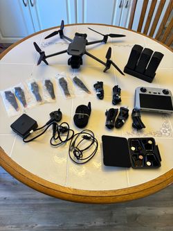 DJI Mavic 3 Pro Fly More Combo w/ DJI RC – MINT (Only 4 Hrs Flight Time!)