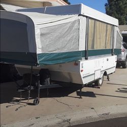2005 Fleetwood Camping Trailer 