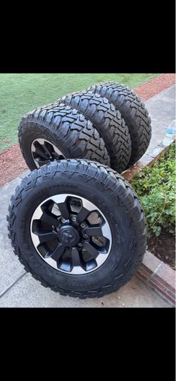 Dodge Ram 2500 rims Dodge Ram 3500 wheels and tires 8x6.5 rims