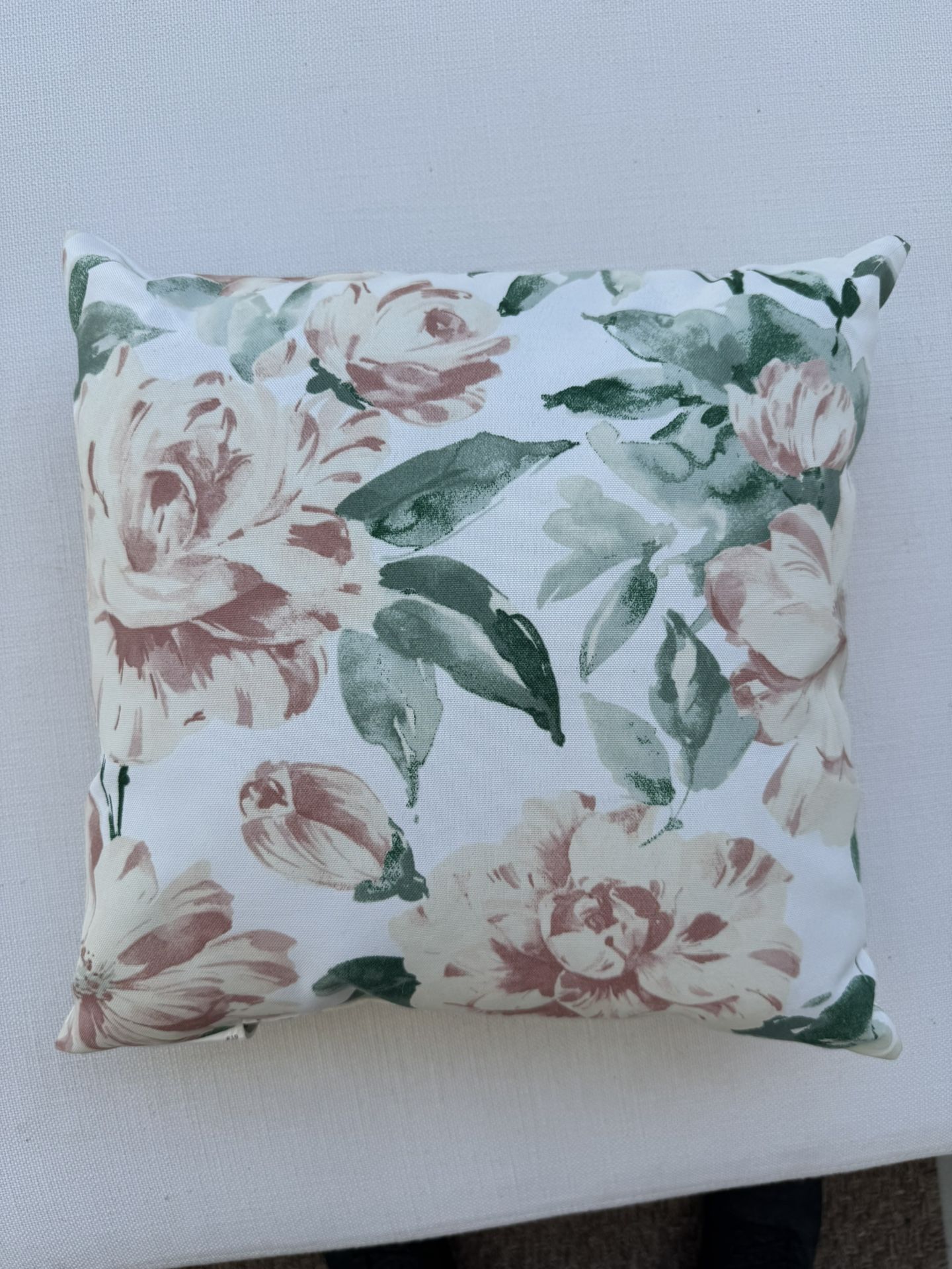 6 Outdoor Patio /Pool Area Pillows