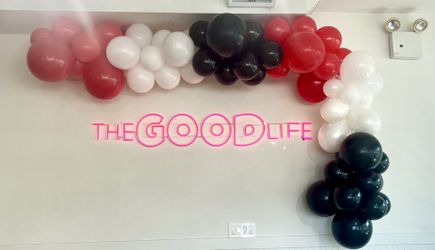 CUSTOM BALLOON ARCHES