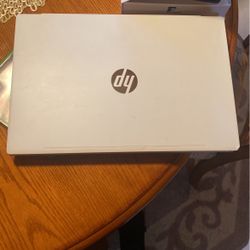 HP Touch Screen Laptop. 1tb Hard Drive 