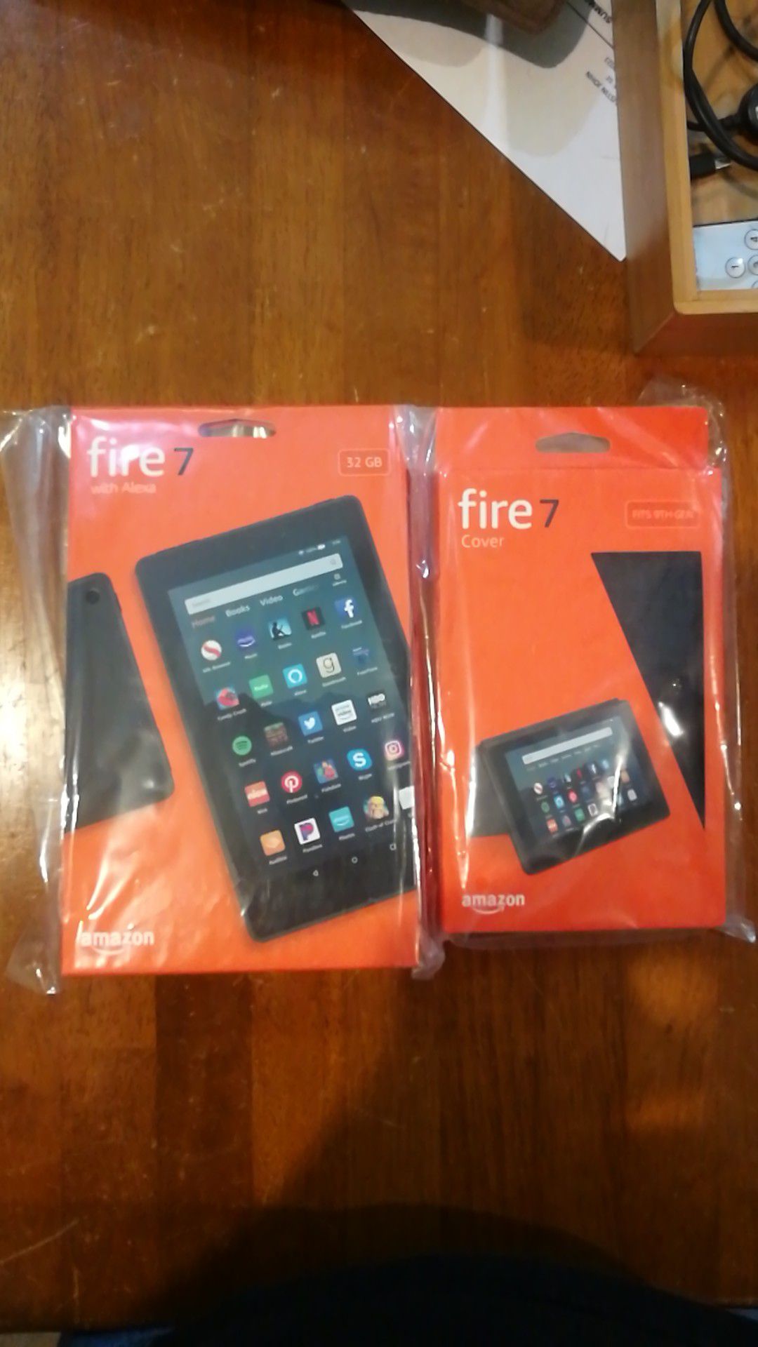New Fire 7 with Alexa 32GB with Fire 7 Charcoal Cover