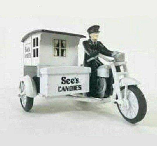 Awesome SEE'S CANDY TOY 6" MOTORCYCLE WITH SIDECAR AND DRIVER FIGURE Nice!