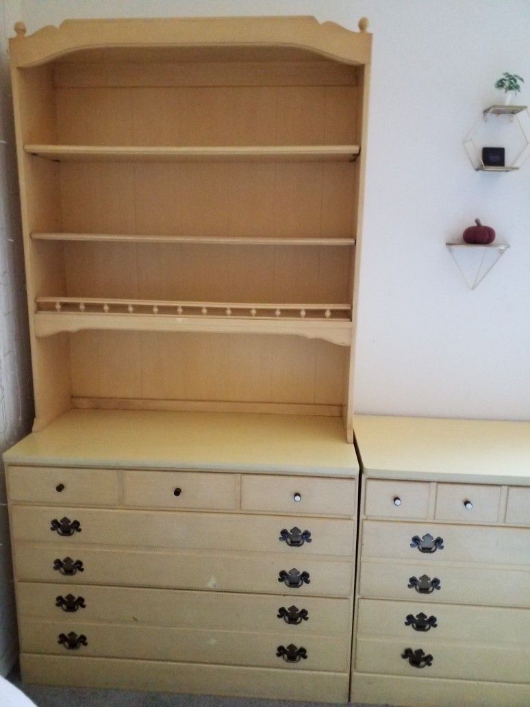 Ethan Allen 4 Piece Daffodil Yellow Bedroom Set