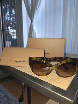 BURBERRY SUNGLASSES 😎😎