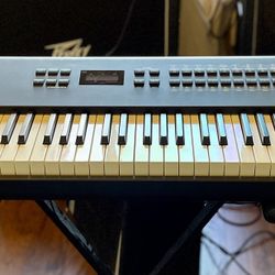 Alesis QS8 88-key Keyboard Synthesizer - Excellent Condition