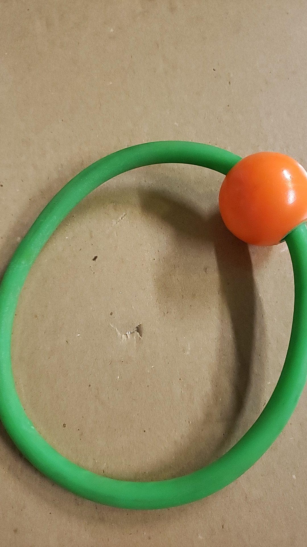 Dive tank noise maker