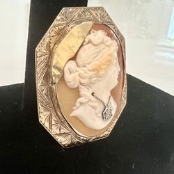 ❤️ Exquisite, Large 10KT Yellow Gold &  Diamond Cameo Pendant