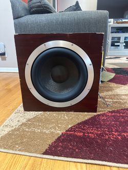 2 subwoofers with box