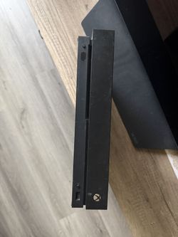Xbox One X (750gb)