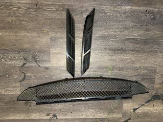 Corvette C7 Dront Bumper Grill And Fender Inserts 