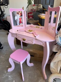 Kid Kraft Vanity