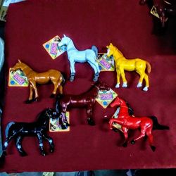  Horses Figures 
