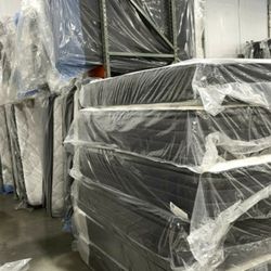 Mattress Liquidation! ! Twin, King, Queen MUST GO!