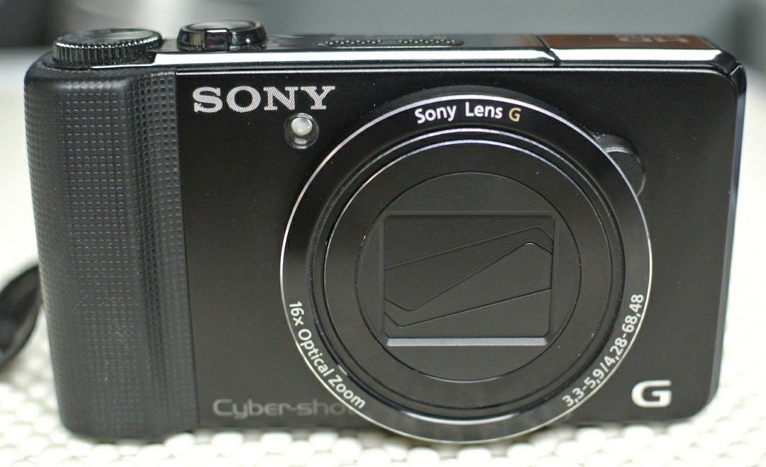 Sony DSC-HX9V 16MP Camera