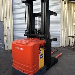 Toyota Orderpicker Forklift