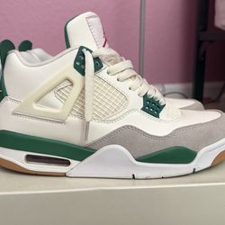 Jordan 4 Pine Green