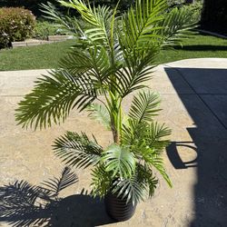 Fake Palm tree 5ft tall