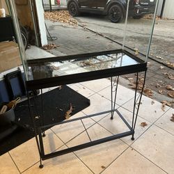 Must Sell!!! 30 gallon tank And Stand - Like New!
