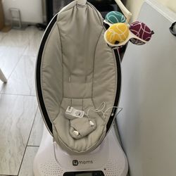 4MOMS MamaRoo Multi-Motion Baby Swing