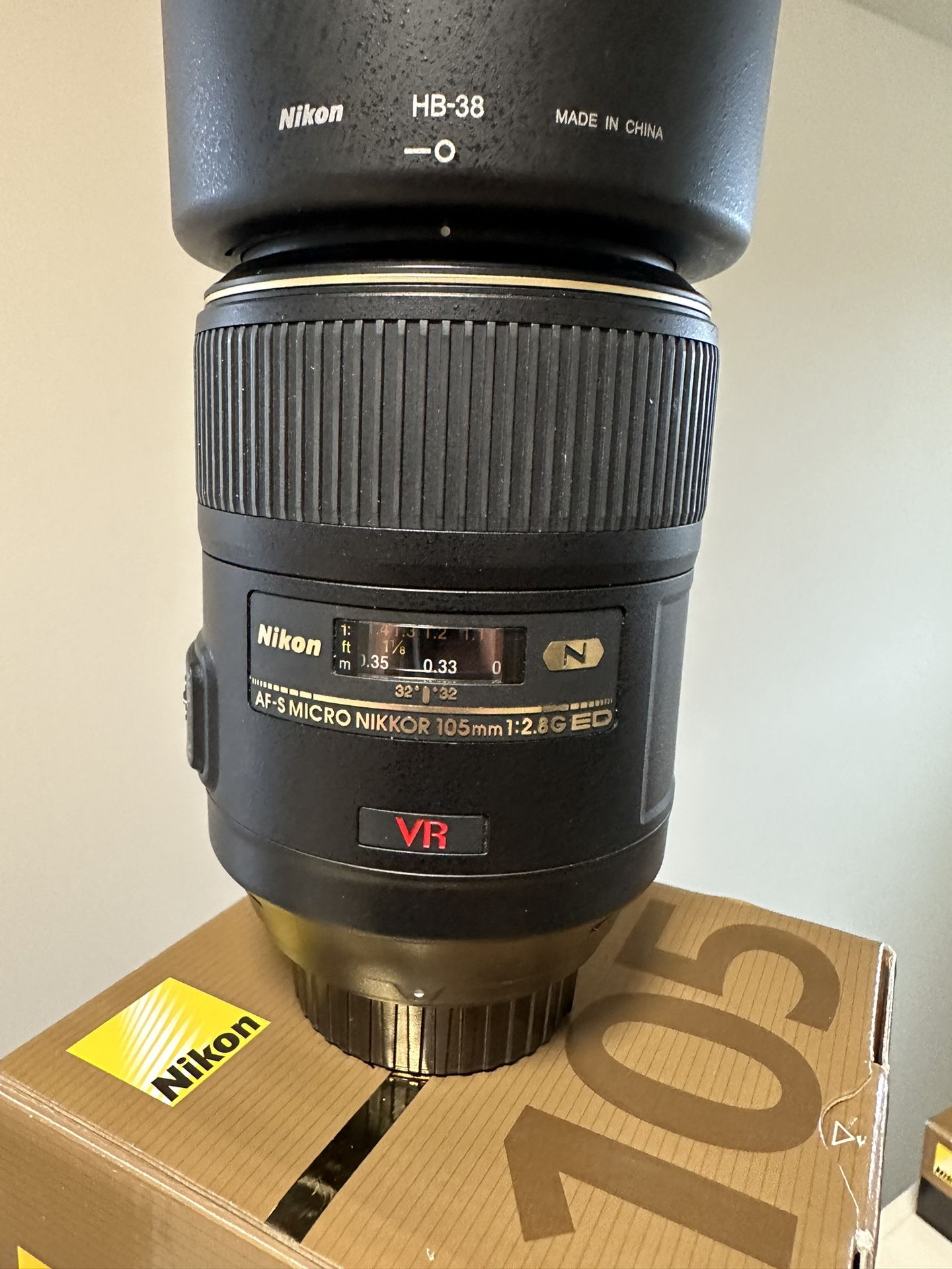Nikon 105 mm Micro Lens
