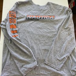 Grey Nautica long sleeve shirt with orange accents #skater  Size: L  🚚 Ships fast – usually same or next day 🔥 Bundle & save – DM for deals on 2+ it