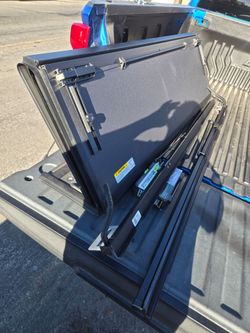 Chevrolet Silverado Short Bed Hard Folding Tonneau Cover