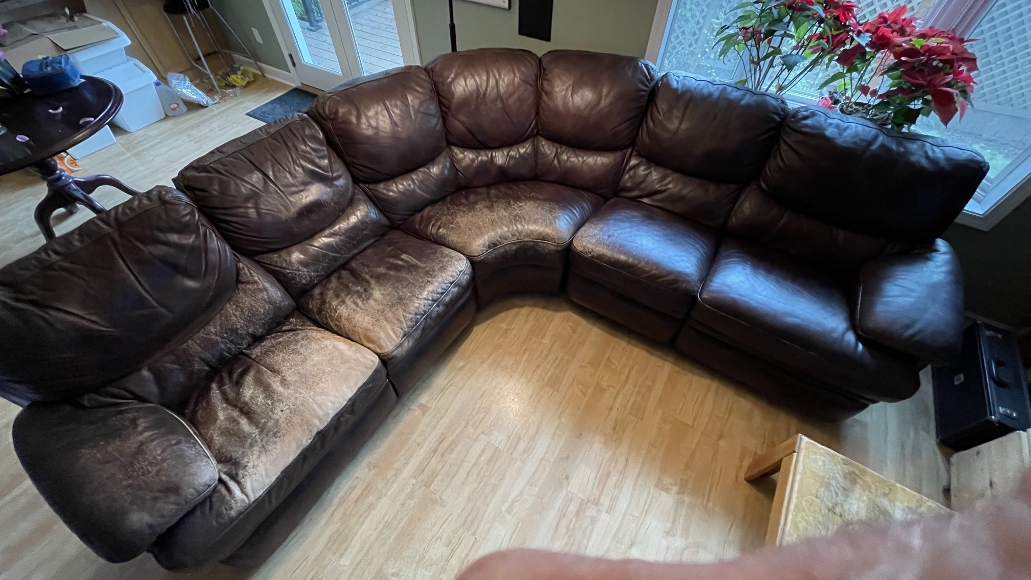 Sectional Leather Couch (Flexsteel)- Dark Brown.