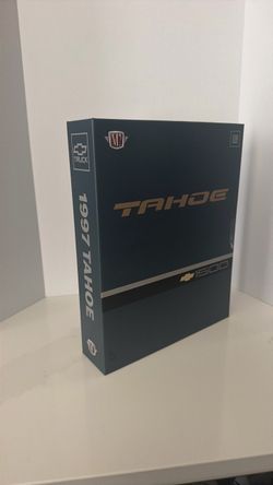 🔥 M2 Machines 1997 Chevrolet Tahoe 1500 Shadowbox 🔥