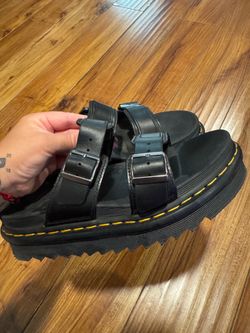 Dr. Martens Myles Slide Sandal - Black size 8 located in Northridge