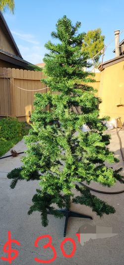Christams Tree 6.5 Ft Tall